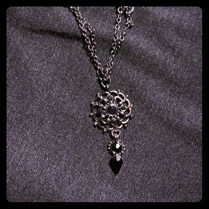 ⚜️5/$25⚜️ Black and silver necklace
